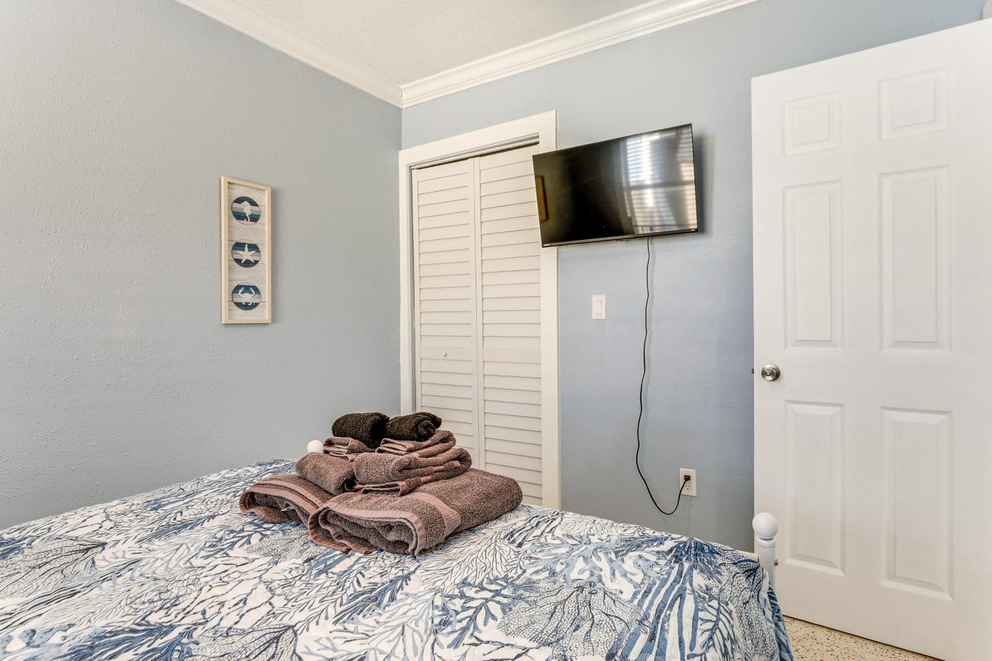 Indian Rocks Duplex, Close To Beaches! * Clearwater Beach